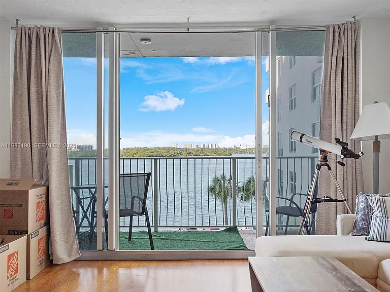 10350 W Bay Harbor Dr #4V — Photo 15