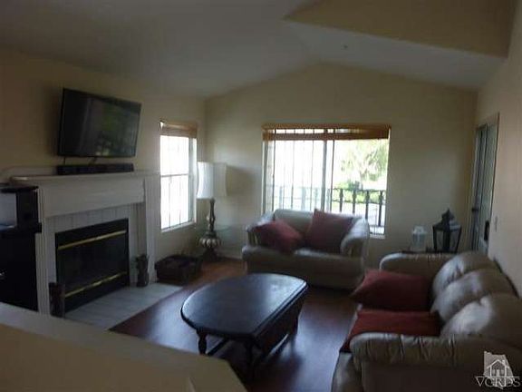 3rd image of 1319 Oyster Pl #114
