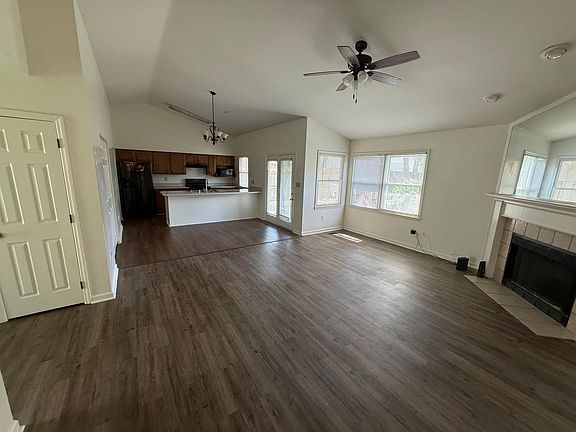 3rd image of 390 Retrac Rd