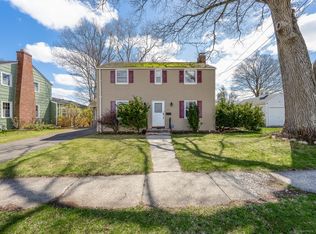 675 Goldenrod Ave, Bridgeport, CT 06606