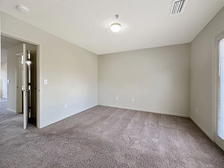 19360 Chelsey Dr — Photo 8