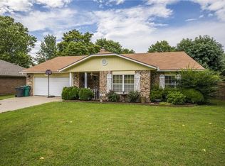 2713 W Ash St, Rogers, AR 72758