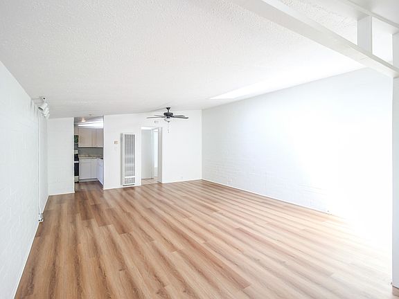 5th image of 280 Robincroft Dr APT C