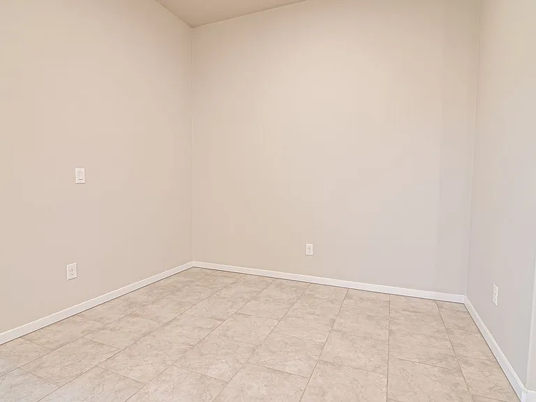 2524 Outlaw Ct — Photo 7