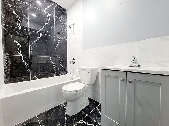 4th image of 36 Mapes Ave #2A
