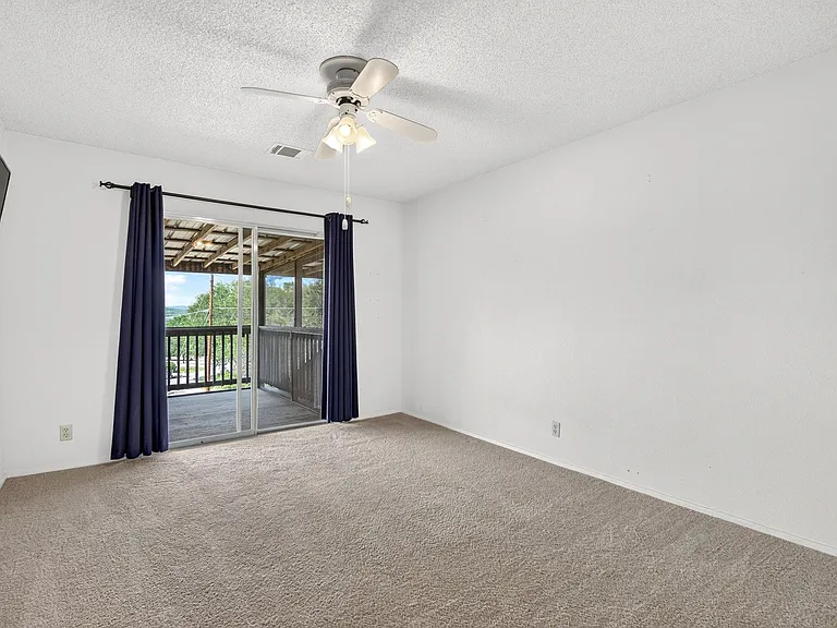 700 Rogart Dr — Photo 19