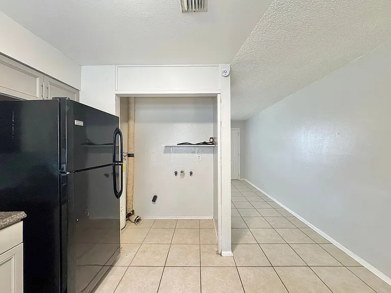 5665 Struthers Ct — Photo 24