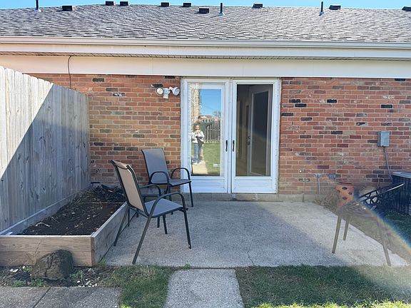 3rd image of 925 Taylorsview Dr