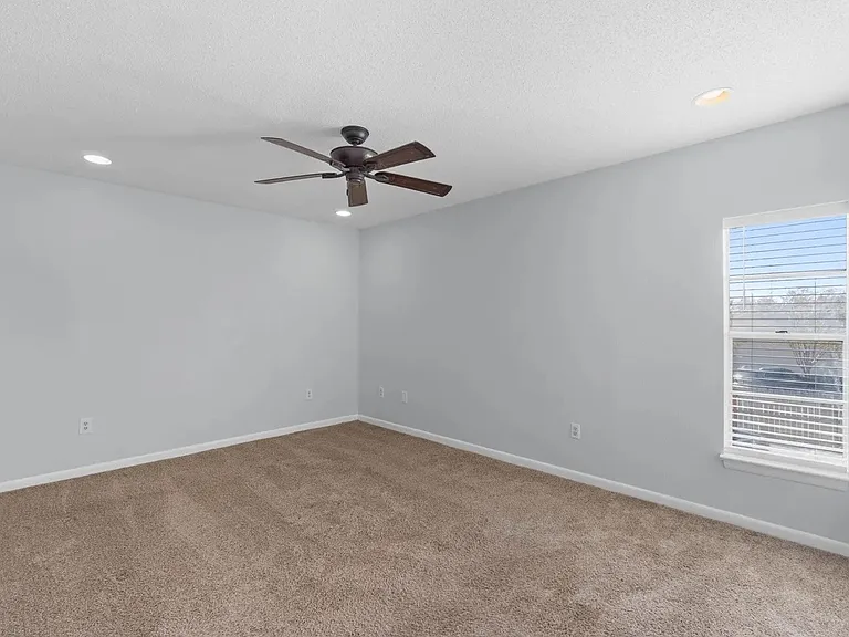 408 Marshall Ct NW #5 — Photo 15