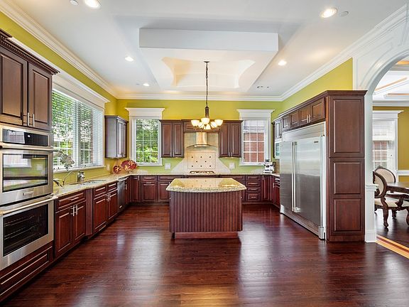 3rd image of 28643 N Thorngate Dr
