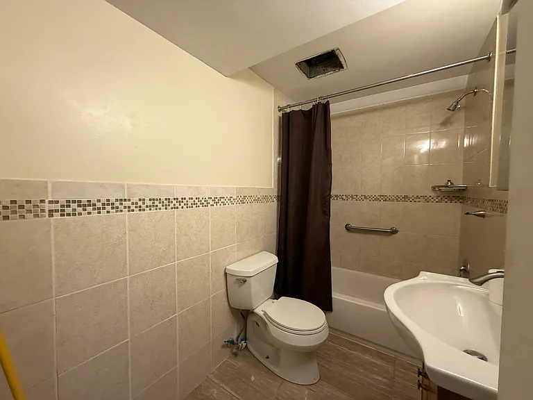 1027 Belmont Ave #2B — Photo 8