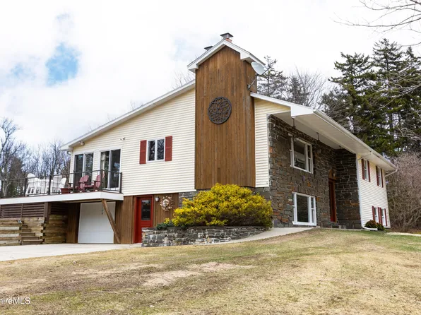 4 Birch Hill Rd, Peru, MA 01235