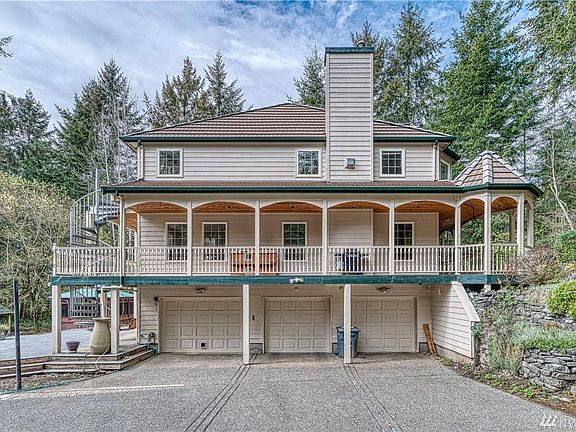 2nd image of 706 33rd Ave NW