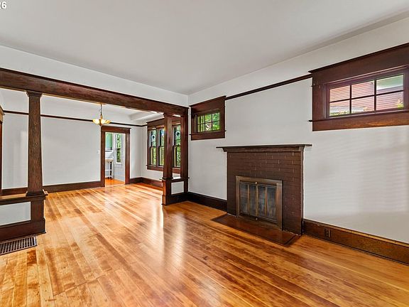 3rd image of 3766 SE Lincoln St