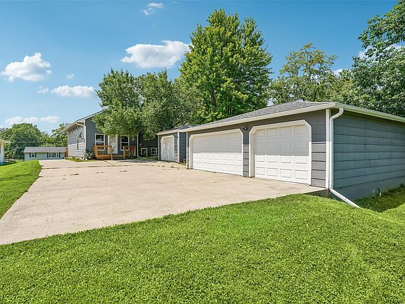 4th image of 3831 Lay St