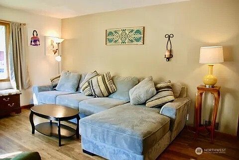 4th image of 505 E Astor Avenue