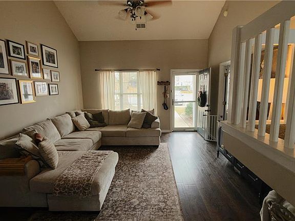 3rd image of 6323 Sweetbay Dr