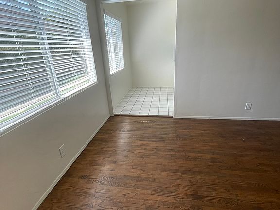 4th image of 772 Mira Mar Ave APT 3