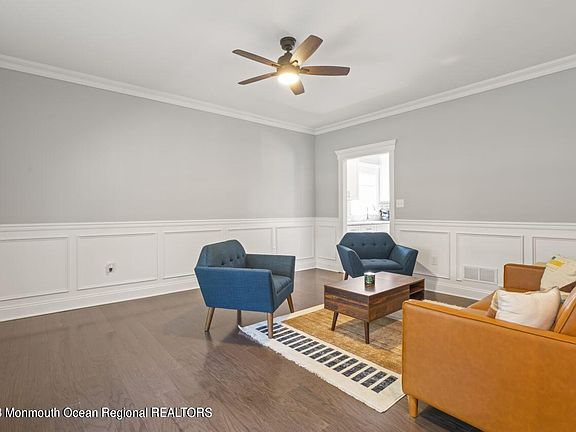 4th image of 166 Sunset Avenue