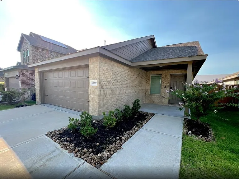 22222 Florence Springs Dr — Photo 1