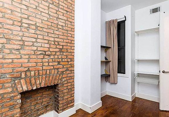 4th image of 1072 Bergen St #1R