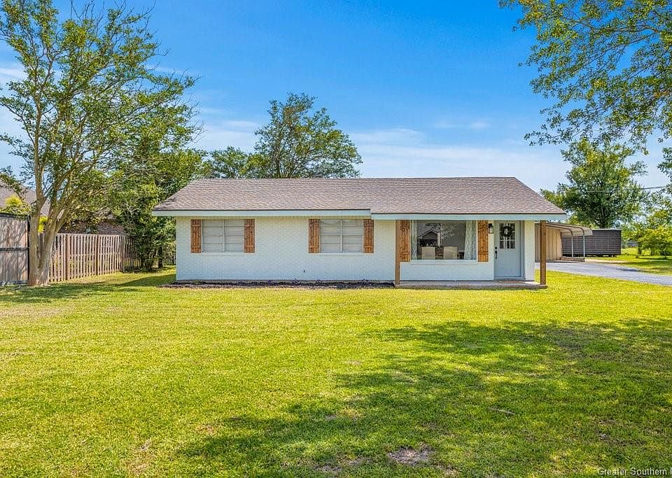 1st image of 2601 Lorraine Ln