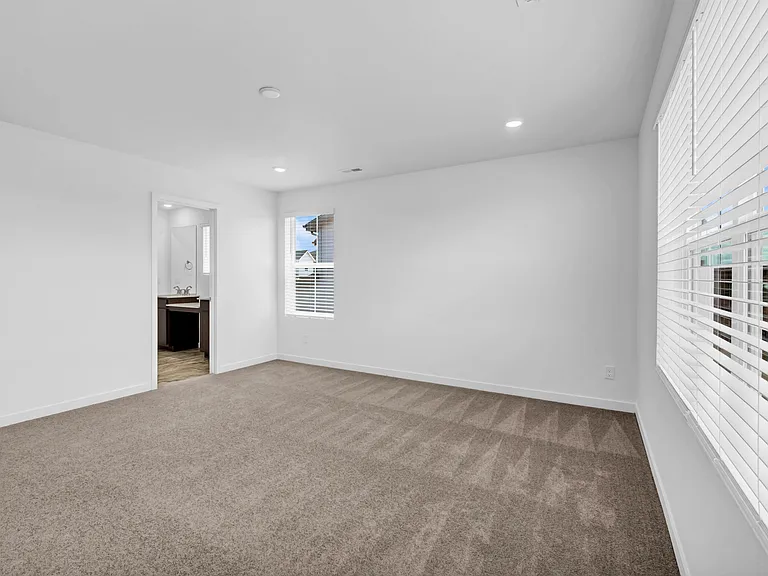 10943 Snowdon St — Photo 15