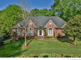 2304 Gunners Ct, Charlotte, NC 28270