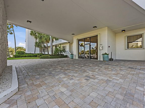 4th image of 5061 N Highway A1a #903