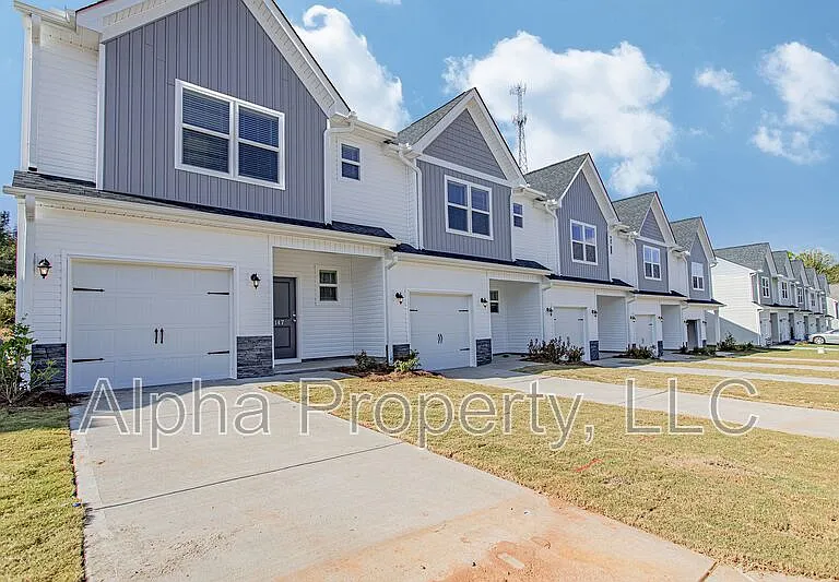 147 Clingstone Trl — Photo 2