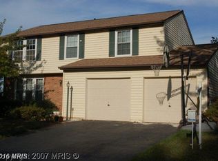 1346 Rock Chapel Rd, Herndon, VA 20170