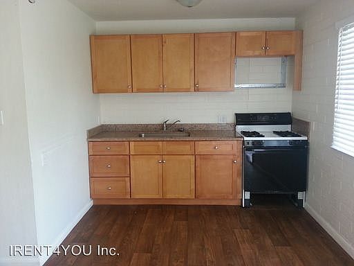 2nd image of 2510 W Augusta Ave APT C