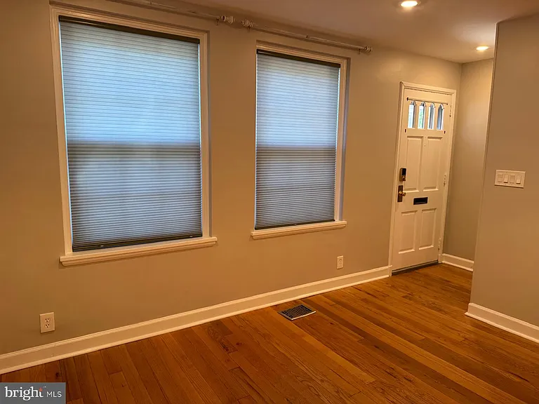 3064 S Buchanan St — Photo 3