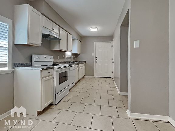 2nd image of 1302 Cardinal Dr #A