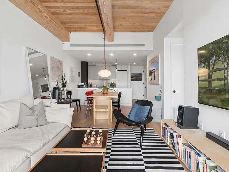 710 Metropolitan Ave #5B — Photo 3
