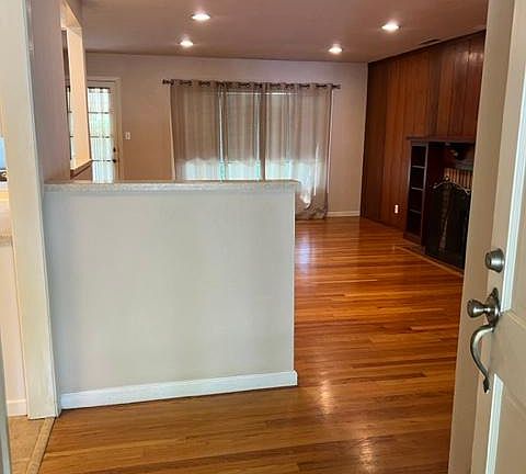 3rd image of 1153 Fernwood St