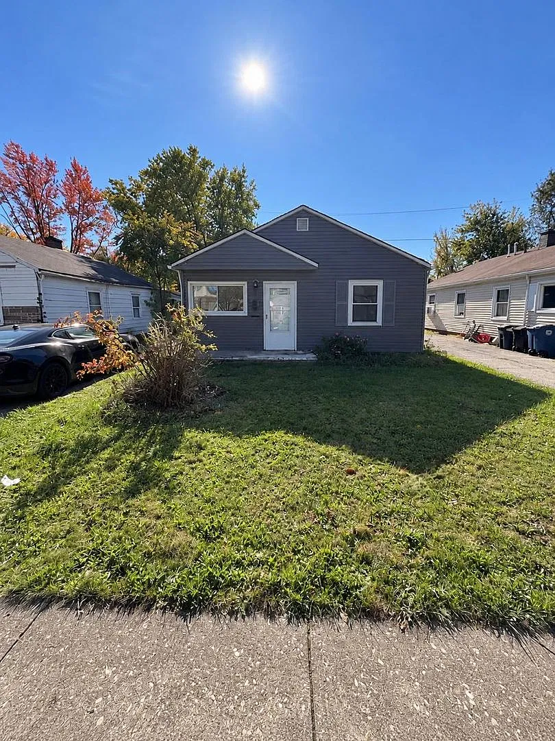 Charming 2-Bedroom Single-Family Home on Cleveland's West Side! — Photo 2