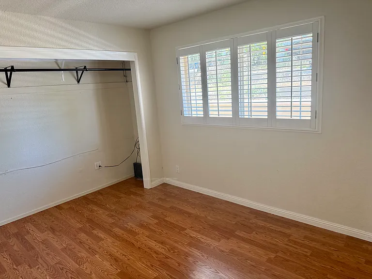 9015 Phoenix Ave — Photo 10