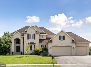 6951 Country Oaks Rd, Chanhassen, MN 55317