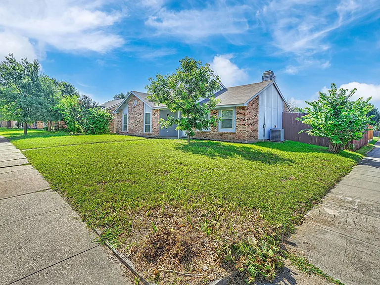 1300 Rivercrest Blvd — Photo 4