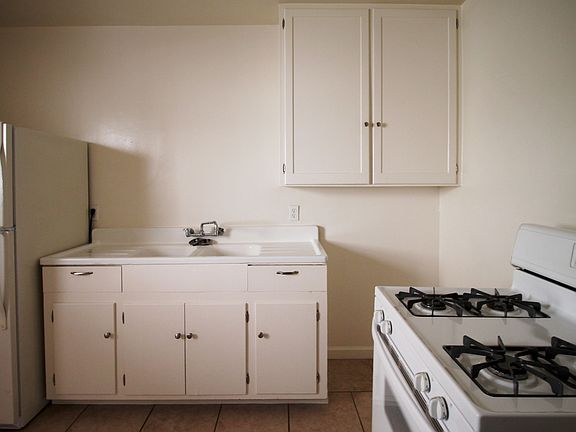 5th image of 162 Quincy Ave APT I