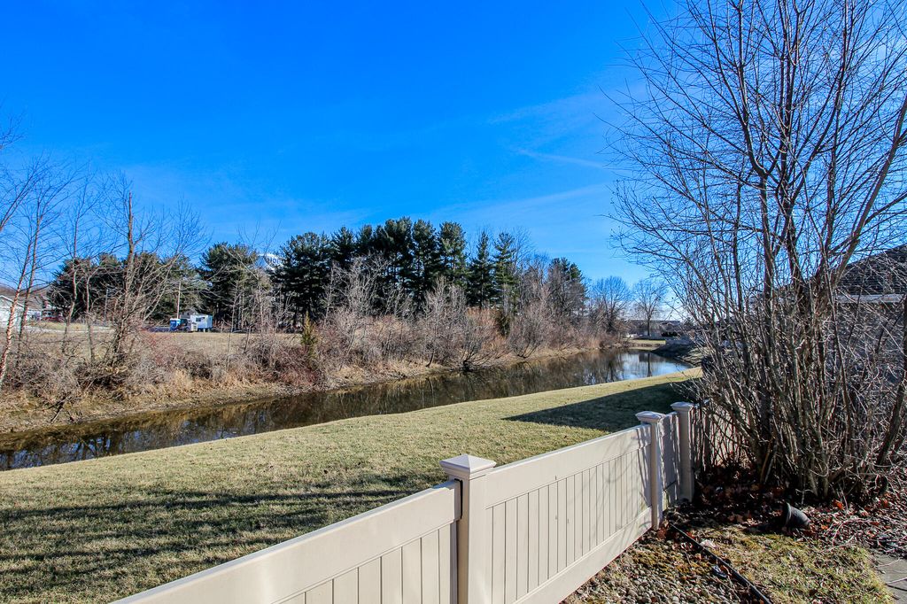 1281 Medlee Dr, Hobart, IN - View 2