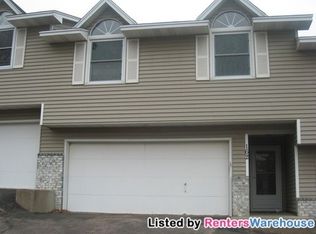 162 Ridgewood Dr, Chaska, MN 55318