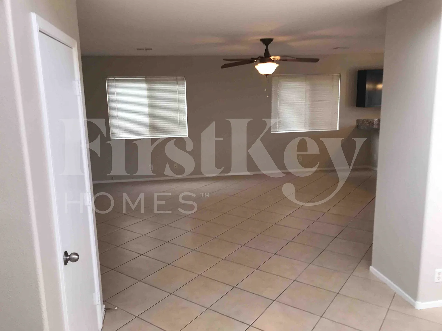 3 bed, 2.5 bath, 1900 sqft, $1,950 — Photo 3