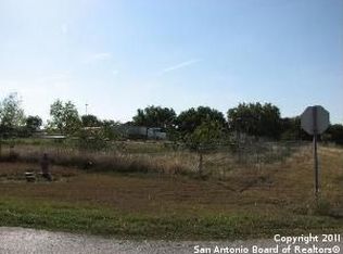 1138 Debbie Dr, Marion, TX 78124