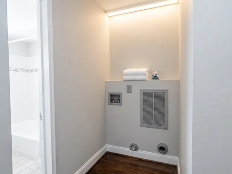 Avondale I Apartments — Photo 11
