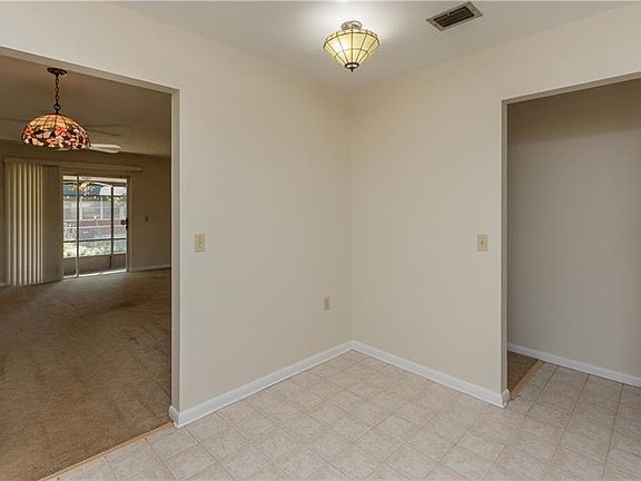 5th image of 39 E Orange St