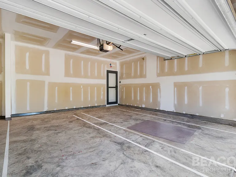9120 Saint Thomas Ct — Photo 31