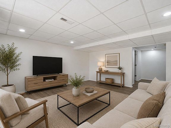 4th image of 7058 Elmhurst #1