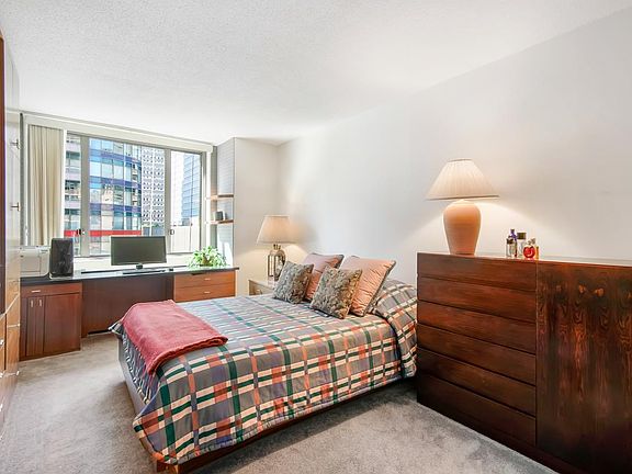 4th image of 300 E 54th St APT 9H